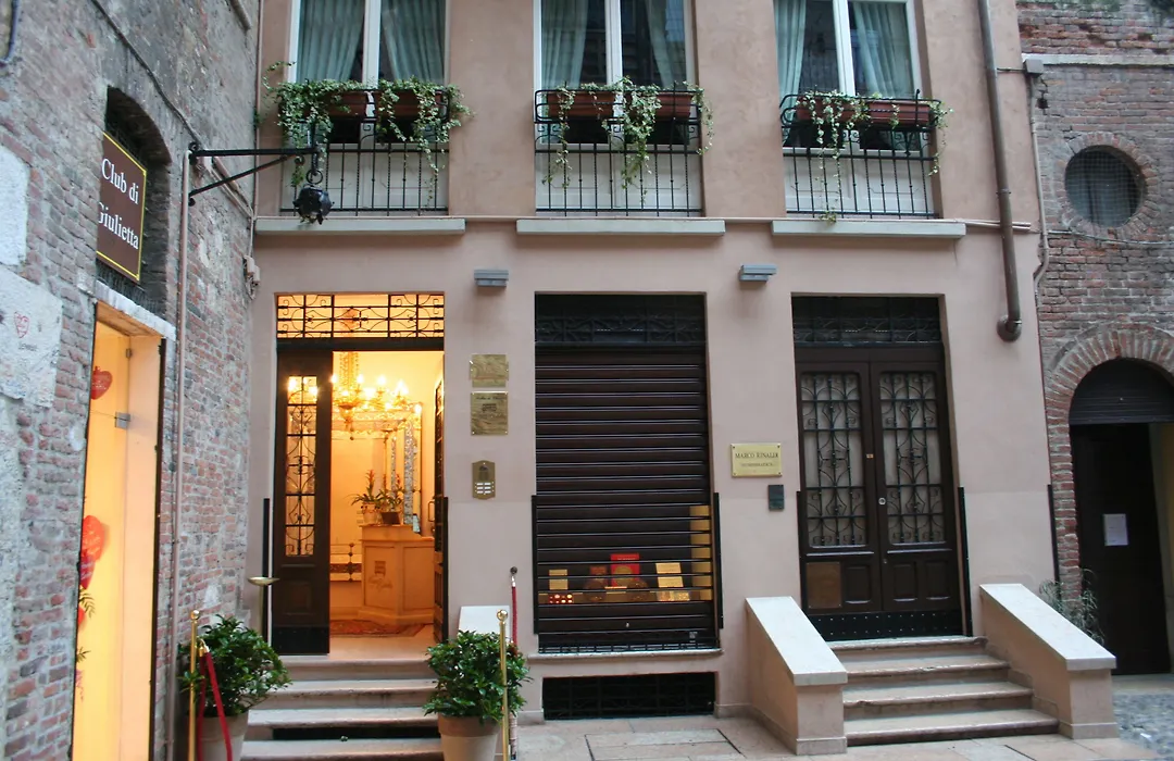 La Corte di Giulietta-1